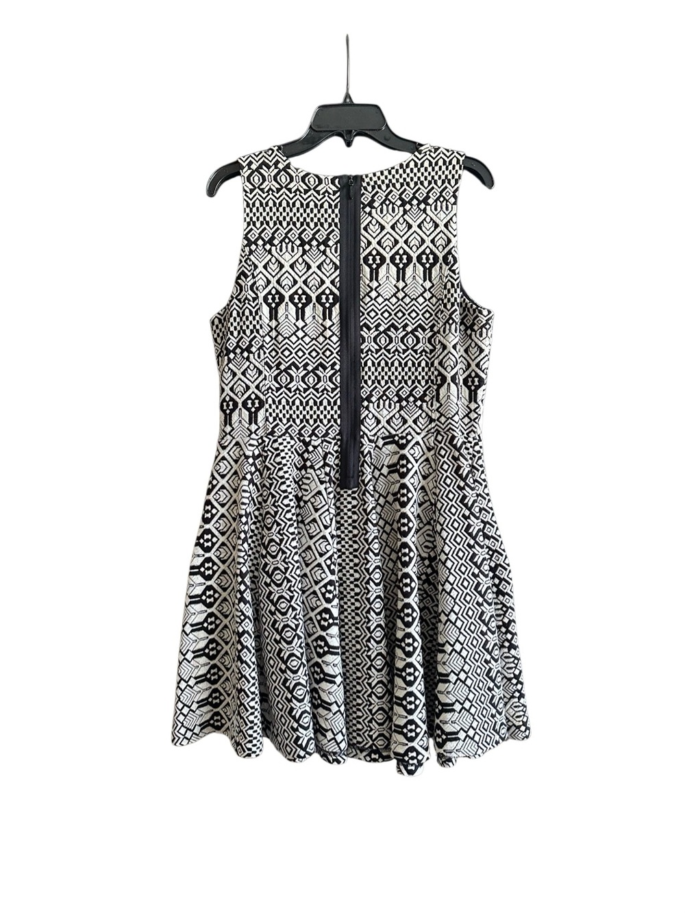 Cynthia Rowley Black & White Geometric Fit-and-Flare Dress. Size Large - Picture 6 of 11